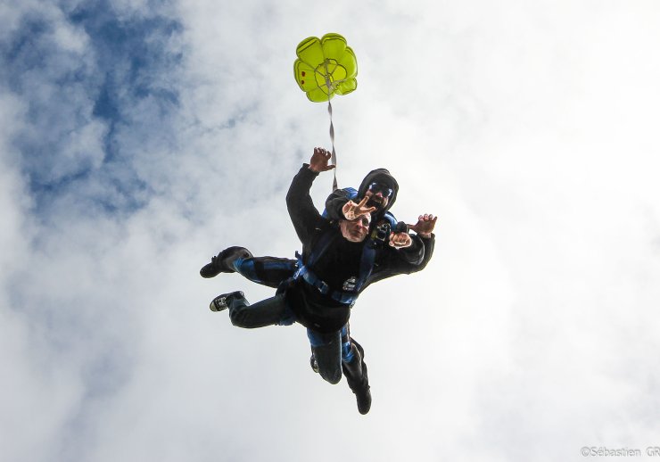 Réserver un baptême de chute libre en parachute tandem