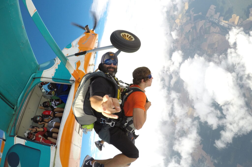 Parachutisme71 : École de parachute et sauts tandem en Bourgogne Franche Comté