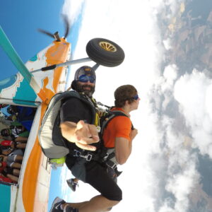 Parachutisme71 : École de parachute et sauts tandem en Bourgogne Franche Comté