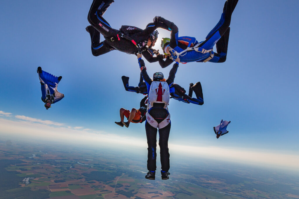 Saut en parachute Mâcon - école et baptêmes de chute libre - parachutisme 71