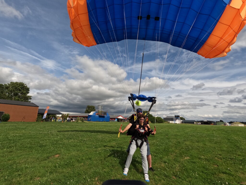 Visite virtuelle - POV parachutisme 71